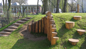 Spielhgel mit Tunnel - Spielplatzbau in Hamburg